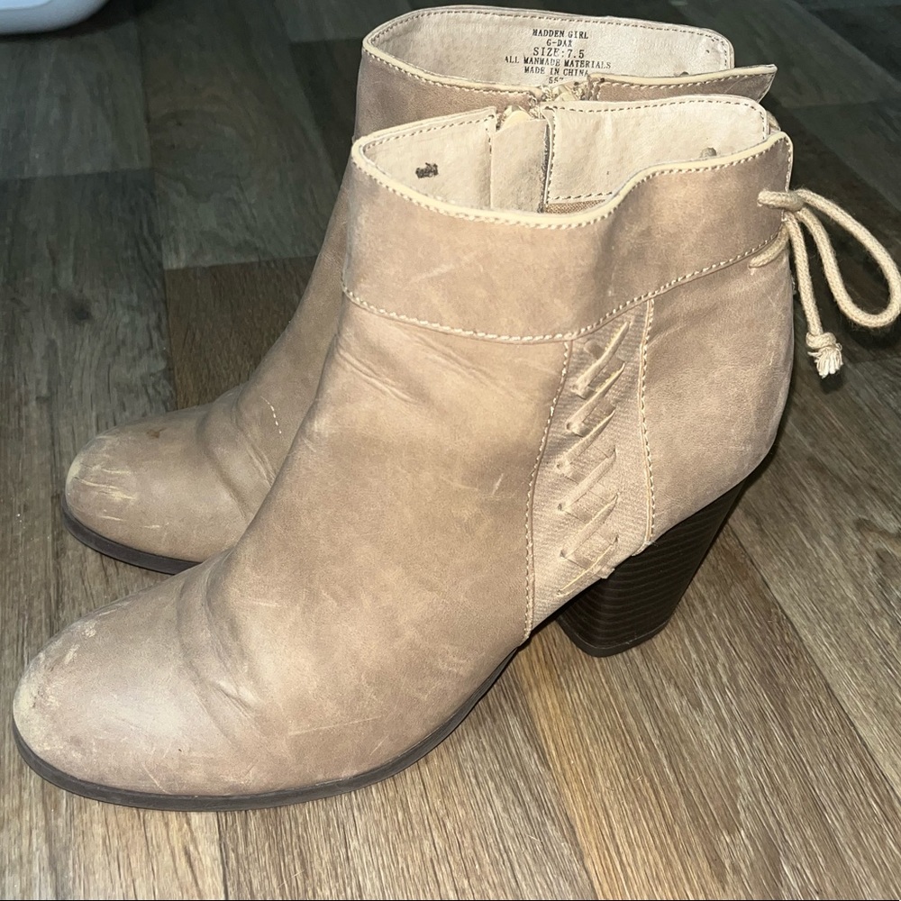 Madden Girl Faux Leather Taupe Ankle Booties Size 7.5